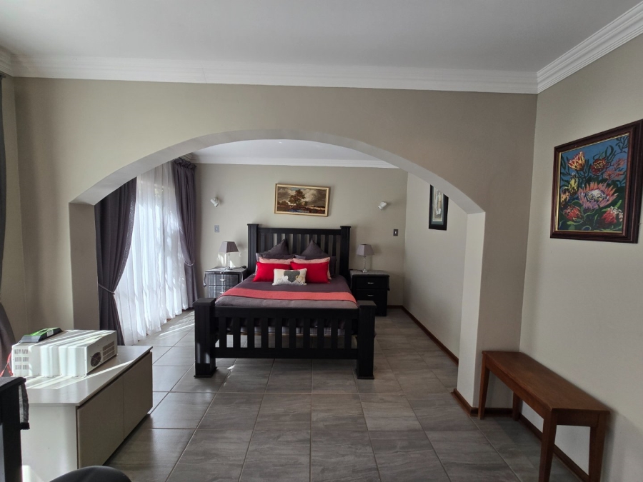 8 Bedroom Property for Sale in Grimbeeck Park North West